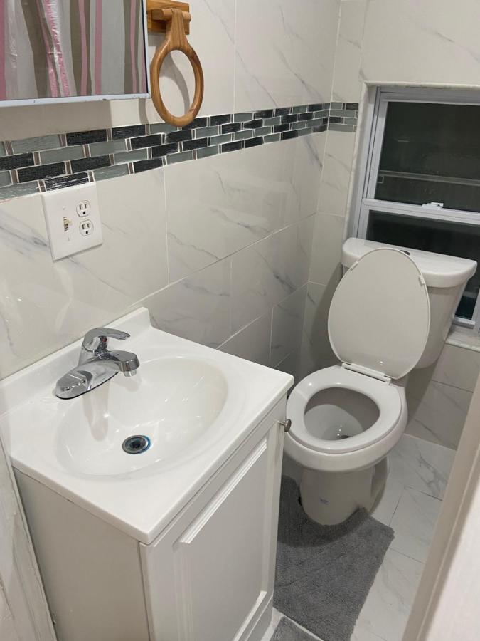 A Comfortable Room Nova Iorque Exterior foto